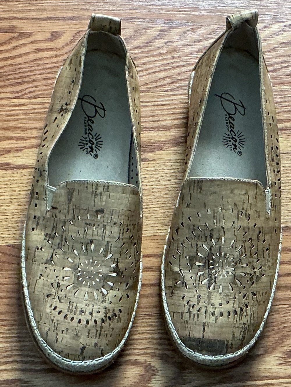 Beacon Fashion & Fit Memory Foam Faux Cork Slip On Shoes Size 8.5M